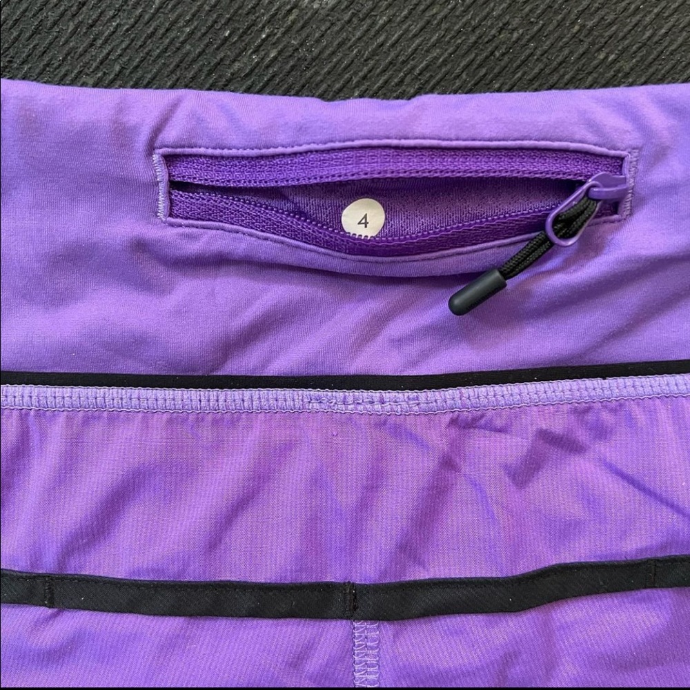 lululemon 4 speed short 2.5” power purple - Picture 3 of 4